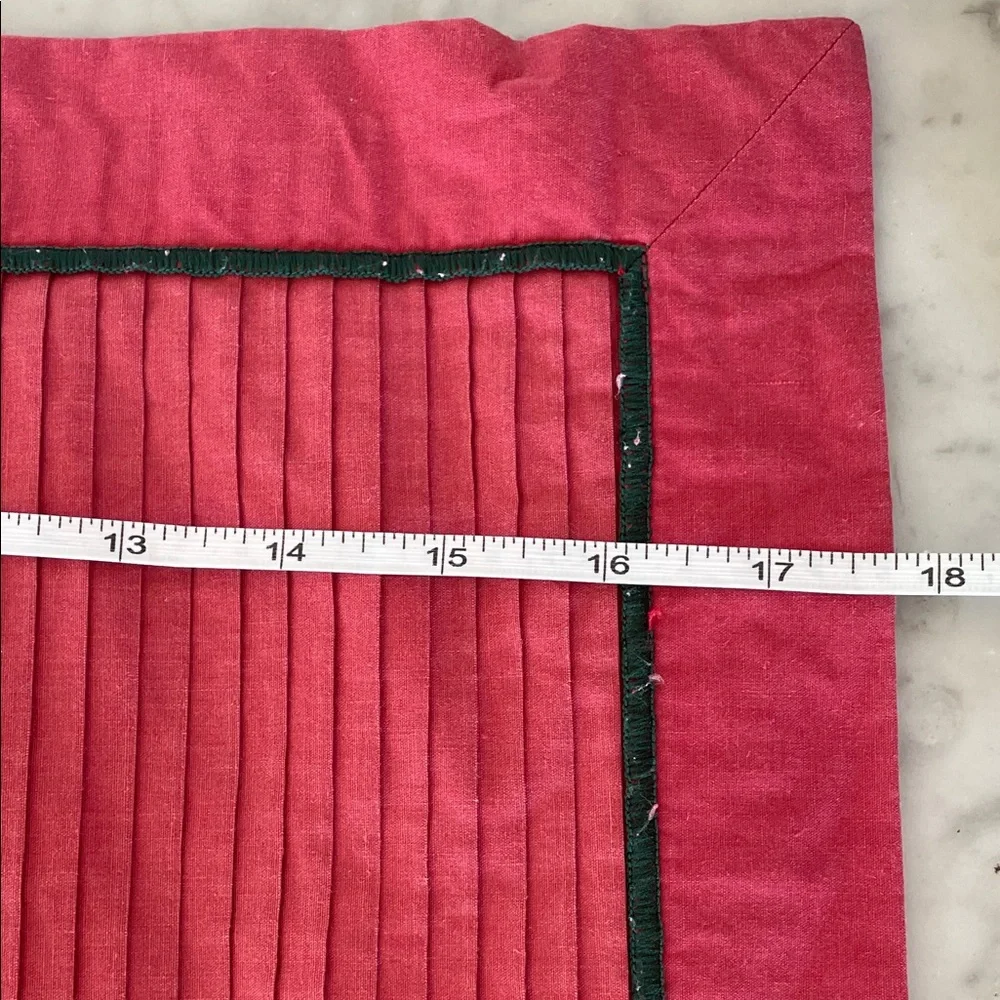 VINTAGE Red and Green Table Placemats (4)